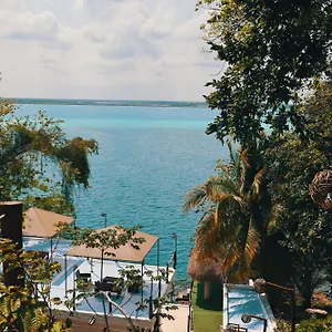  Lodge Tucan Lagoon Front